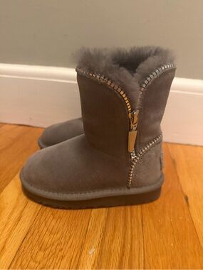 Ugg toddler boots -Gray Shearling Zip Detail Suede Boots